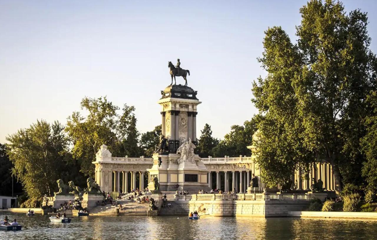 Apartamento Con Vistas Al Parque Del Retiro Madrid Exterior photo