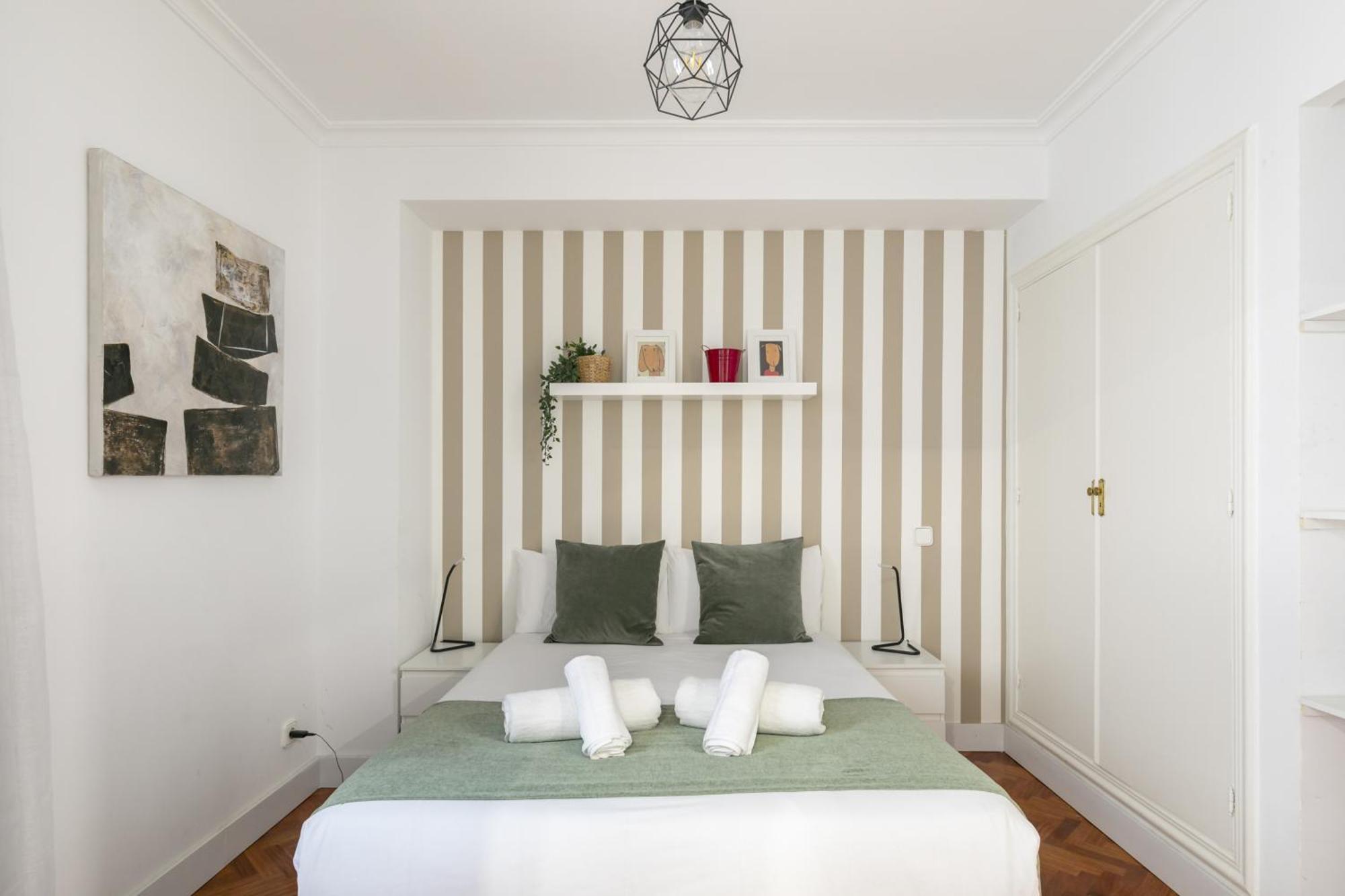 Apartamento Con Vistas Al Parque Del Retiro Madrid Exterior photo